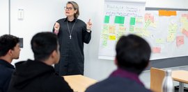 Lehratmosphäre an der HDBW – Vorlesung im Seminarraum