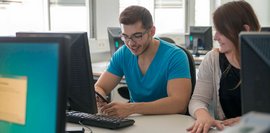Lernatmosphäre HDBW Bamberg - Studierende im PC-Labor