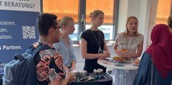 Open Campus HDBW München 2025 - Hausmesse, im Gespräch mit dualen Praxispartnern