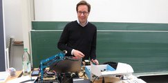 GirlsDay der HDBW - Prof. Dr. Markus Urner beim Automodell