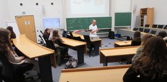 GirlsDay der HDBW - Prof. Dr. Matthias Pfeffer bei der Begrüßung der Teilnehmerinnen