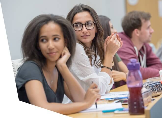 BWL Studium - HDBW Studierende im Hörsaal