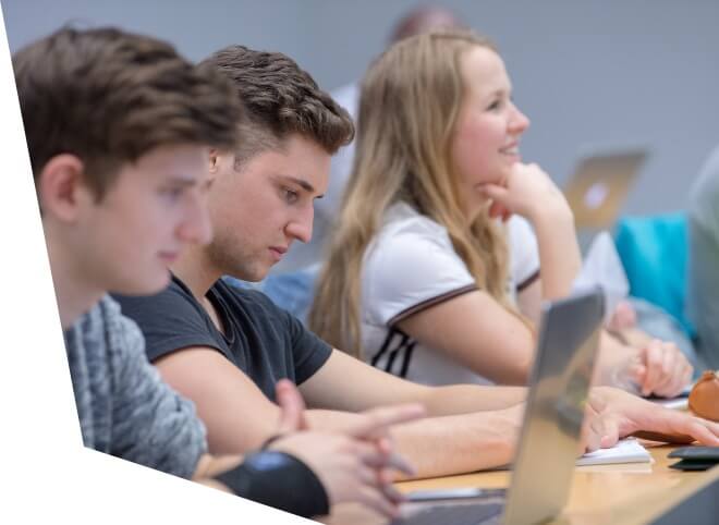 Wirtschaftsingenieurwesen Studium - HDBW Studierende im Hörsaal