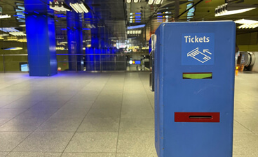 Semesterticket und Studierendenwerk München - MVV U-Bahnstation mit Stempelautomat