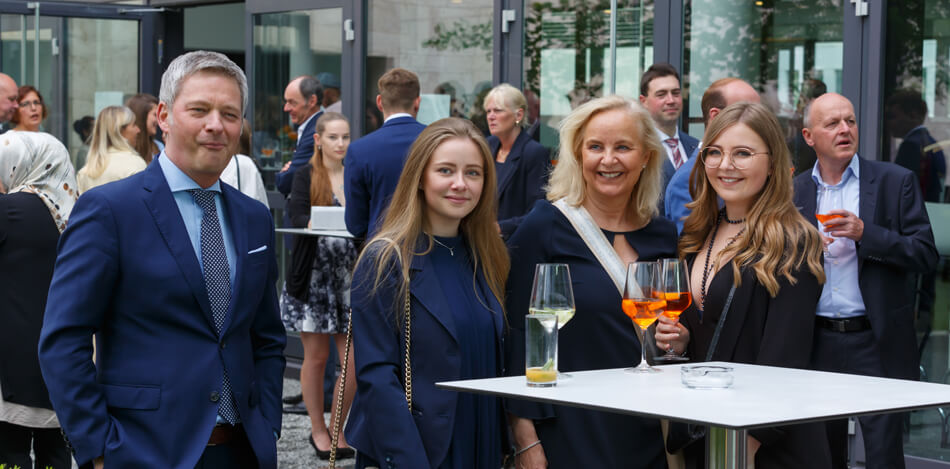 HDBW Absolventenfeier 2022 Wappenhalle HDBW Absolventenfeier 2022 Wappenhalle - Empfang Innenhof