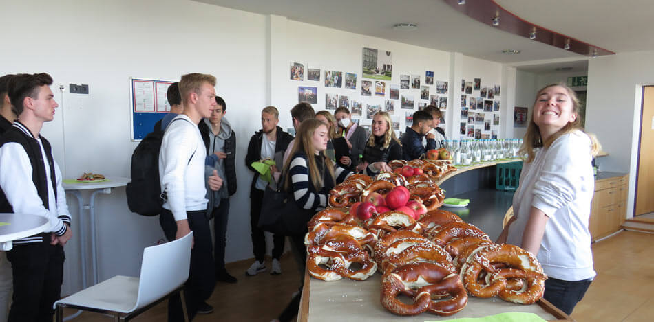 Erstsemestertag 2022 - Mittagspause in der Lounge