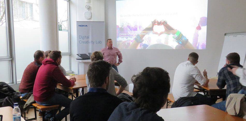 StudiumPlus Factory-in-a-box StudiumPlus Factory-in-a-box - Einführung bei Nokia