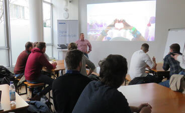 HDBW Studium Plus Nokia - Studenten bei Lehrveranstaltung 