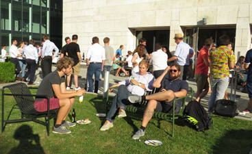 HDBW Sommerfest und Open Campus - Studierende im Innengarten