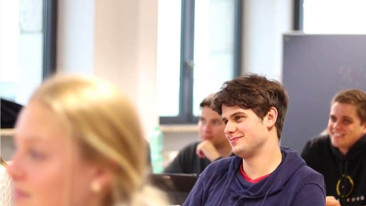 zum Laden des Video bitte anklicken Platzhalter